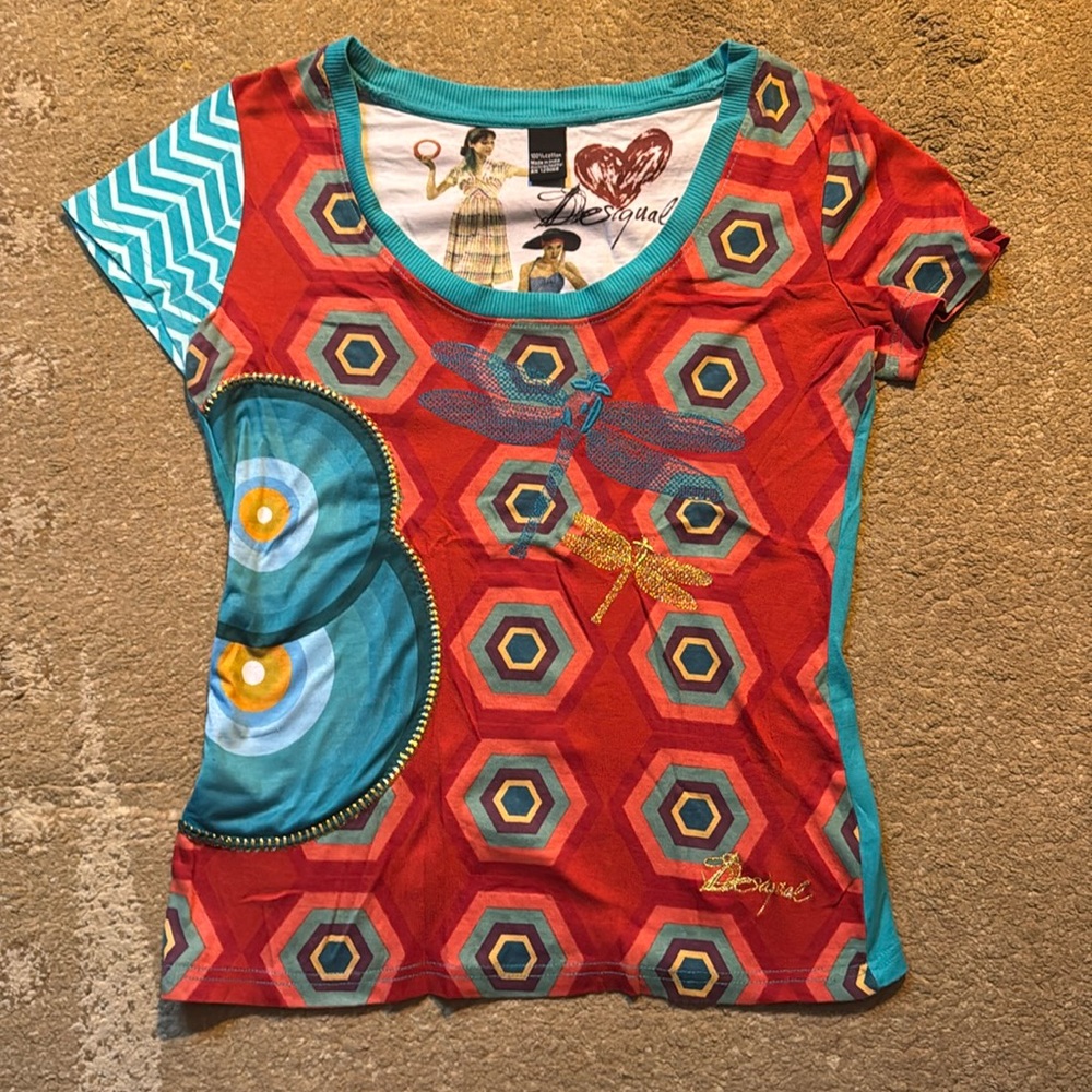 GORGEOUS and Fun Short Sleeve T-Shirt by Desigual